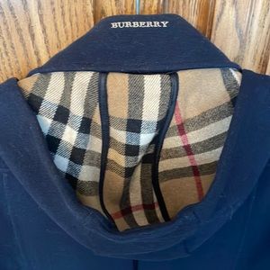 Vintage Burberry pea coat. Front pockets. Removable hood.